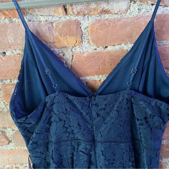 NWT ASTR THE LABEL Elegant Navy Lace Slip Dress w/Spaghetti Straps, Lined - Picture 4 of 7